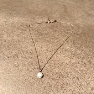 Express halo solitaire pendant necklace